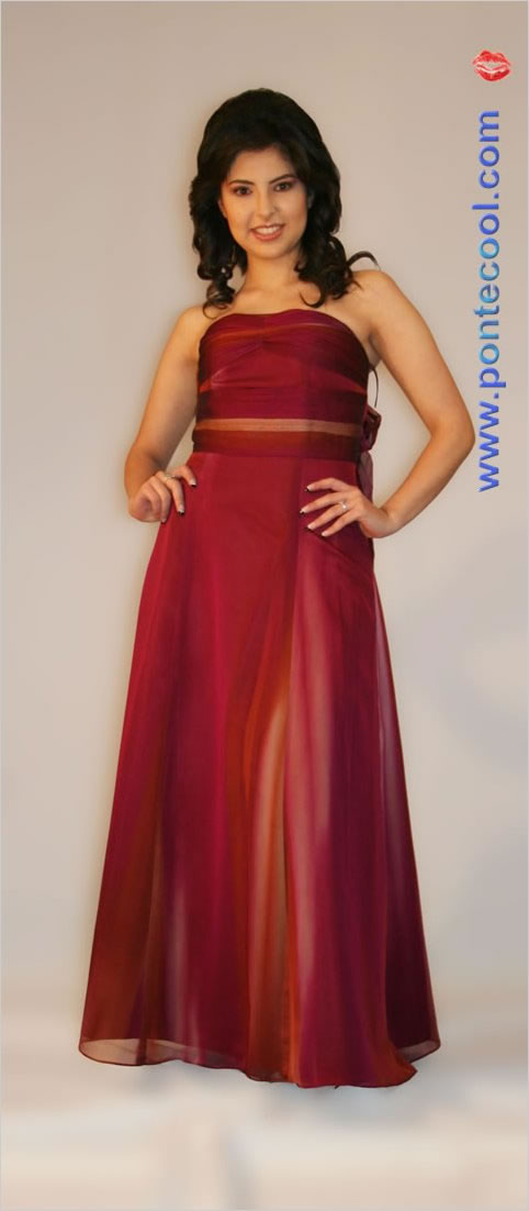 Amelina Espinosa joven modelo ambateña