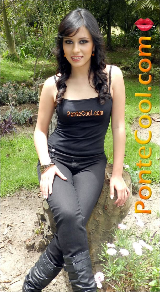 La hermosa y simpática Andrea Moya