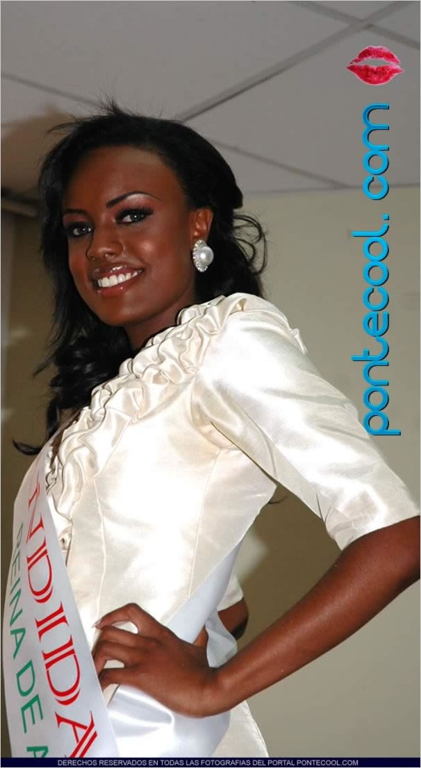 Andrea Jazmina Mosquera Méndez candidata a Reina Ambato 2011, apóyala para Reina Virtual 2011