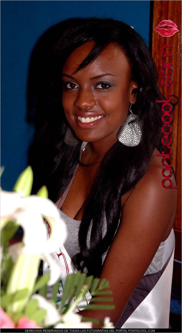 Andrea Jazmina Mosquera Méndez candidata a Reina Ambato 2011, apóyala para Reina Virtual 2011