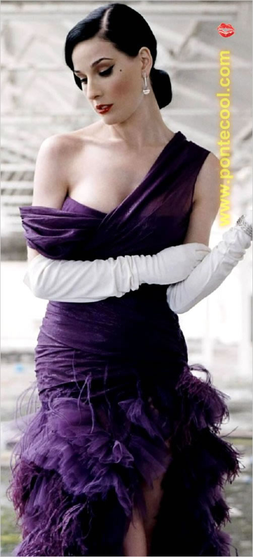Dita Von Teese lanza sexy lencería