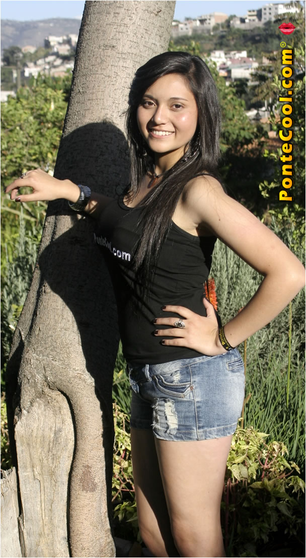 La hermosa y tierna Monse