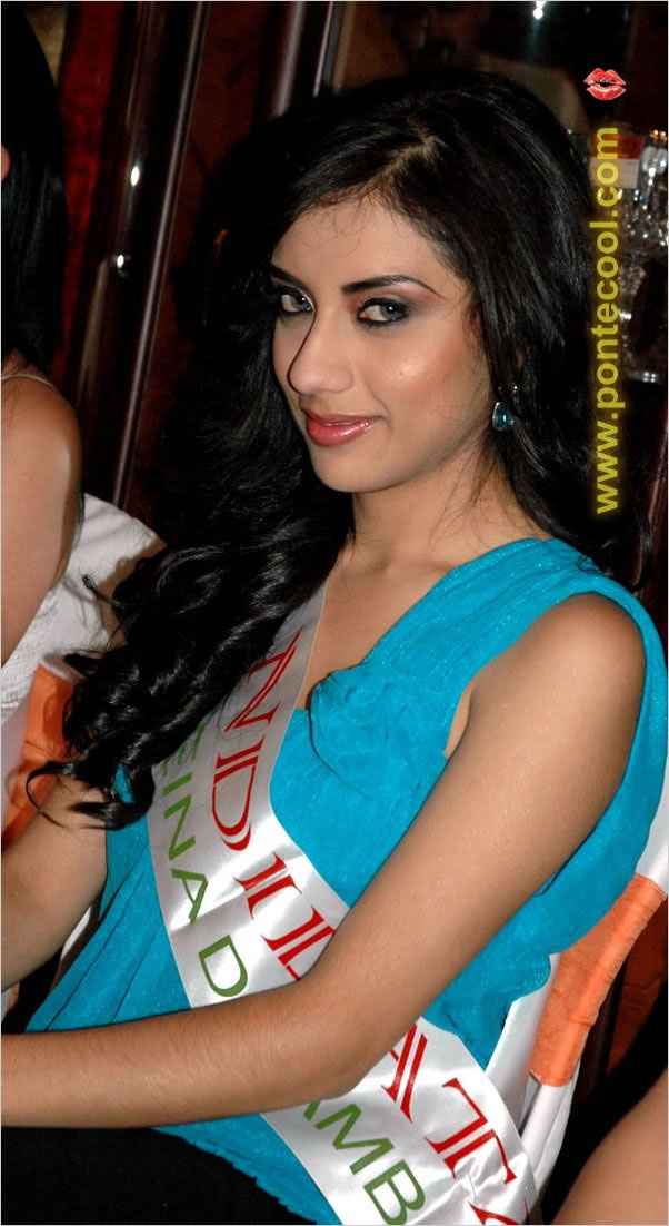 Candidata Reina de Ambato 2010 Nora Alexandra Salazar, apóyala para Reina Virtual 2010