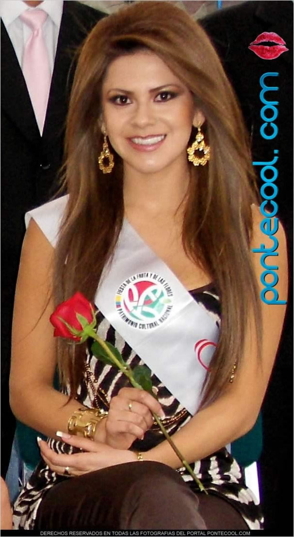 Cristina Salomé Marín Núñez Candidata a Reina Ambato 2011, apóyala para Reina Virtual 2011