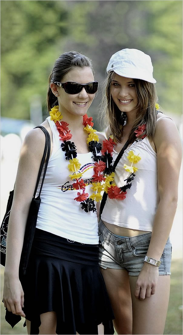 Las Deutsch Fans de la selección Alemana festejan la goleada a Argentina